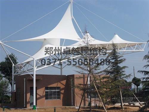 膜結(jié)構(gòu)材料主要有四種：膜材、鋼構(gòu)、索及附件