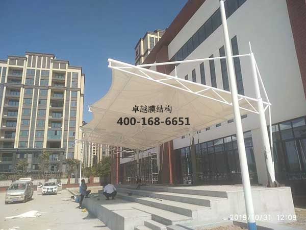 鄭州市中牟白沙鎮(zhèn)金林路小學(xué)<font color='red'>膜結(jié)構(gòu)看臺</font>/罩棚工程動態(tài)