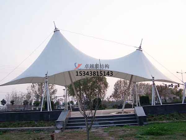 許昌景觀<font color='red'>張拉膜結(jié)構(gòu)</font>遮陽(yáng)棚【生產(chǎn)廠家】