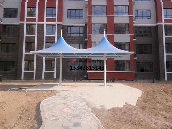 鄭州商業(yè)廣場<font color='red'>張拉膜結(jié)構(gòu)</font>景觀棚/雨棚設(shè)計(jì)搭建