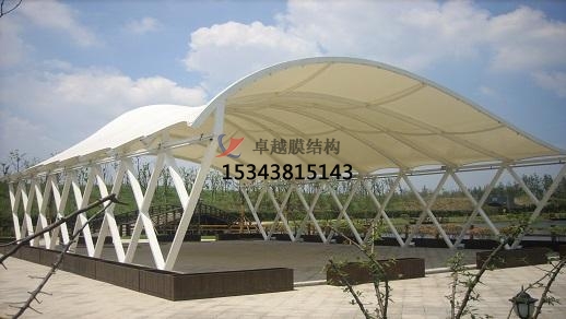 ?？谏虡I(yè)廣場雨棚搭建