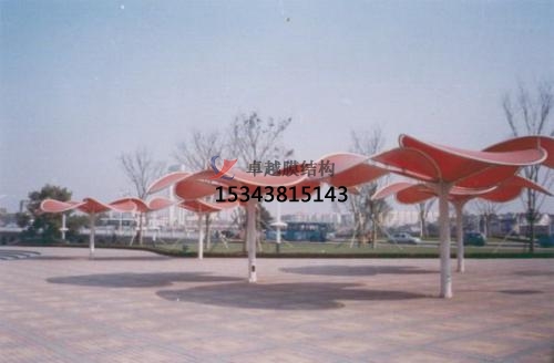 <font color='red'>PTFE膜結構</font>是以什么方式的建筑形式出現(xiàn)的呢