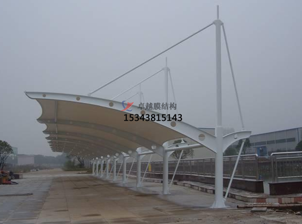 <font color='red'>膜結構停車棚</font>的三大優(yōu)勢