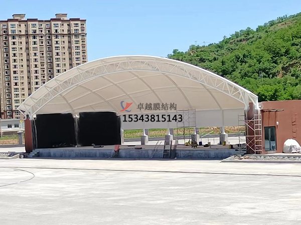 舞臺(tái)<font color='red'>張拉膜結(jié)構(gòu)</font>的特性