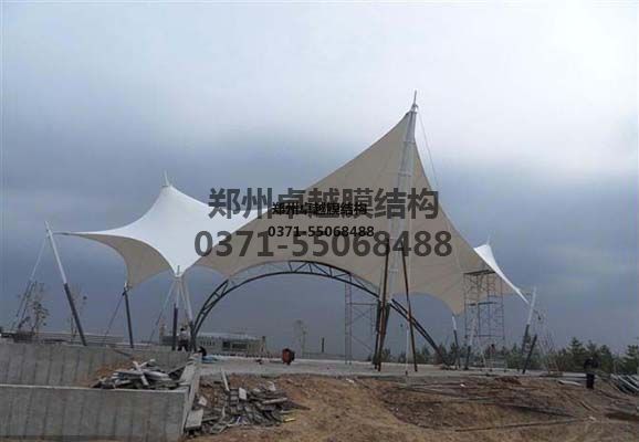 西安張拉膜遮陽棚生產(chǎn)廠家設(shè)計施工【西安外國語大學(xué)張拉膜遮陽棚】等項目